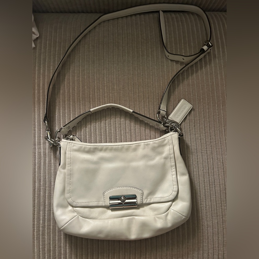 Coach Kristin Hobo White